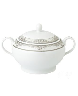 Lorren Home Trends