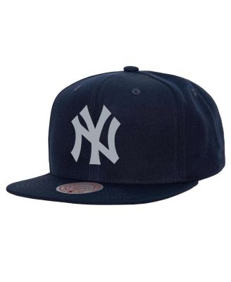 Mitchell & Ness - Men's Navy New York Yankees Basic Flip Snapback Hat