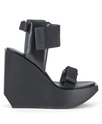 United Nude