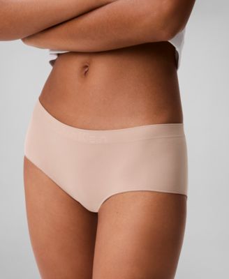 Calvin Klein - Women's Bonded Flex Boyshort Underwear